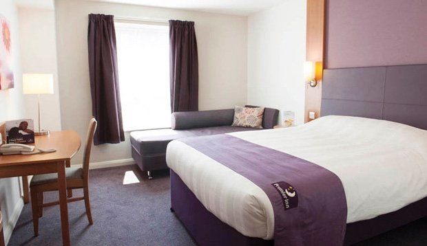 Premier Inn Slough Esterno foto